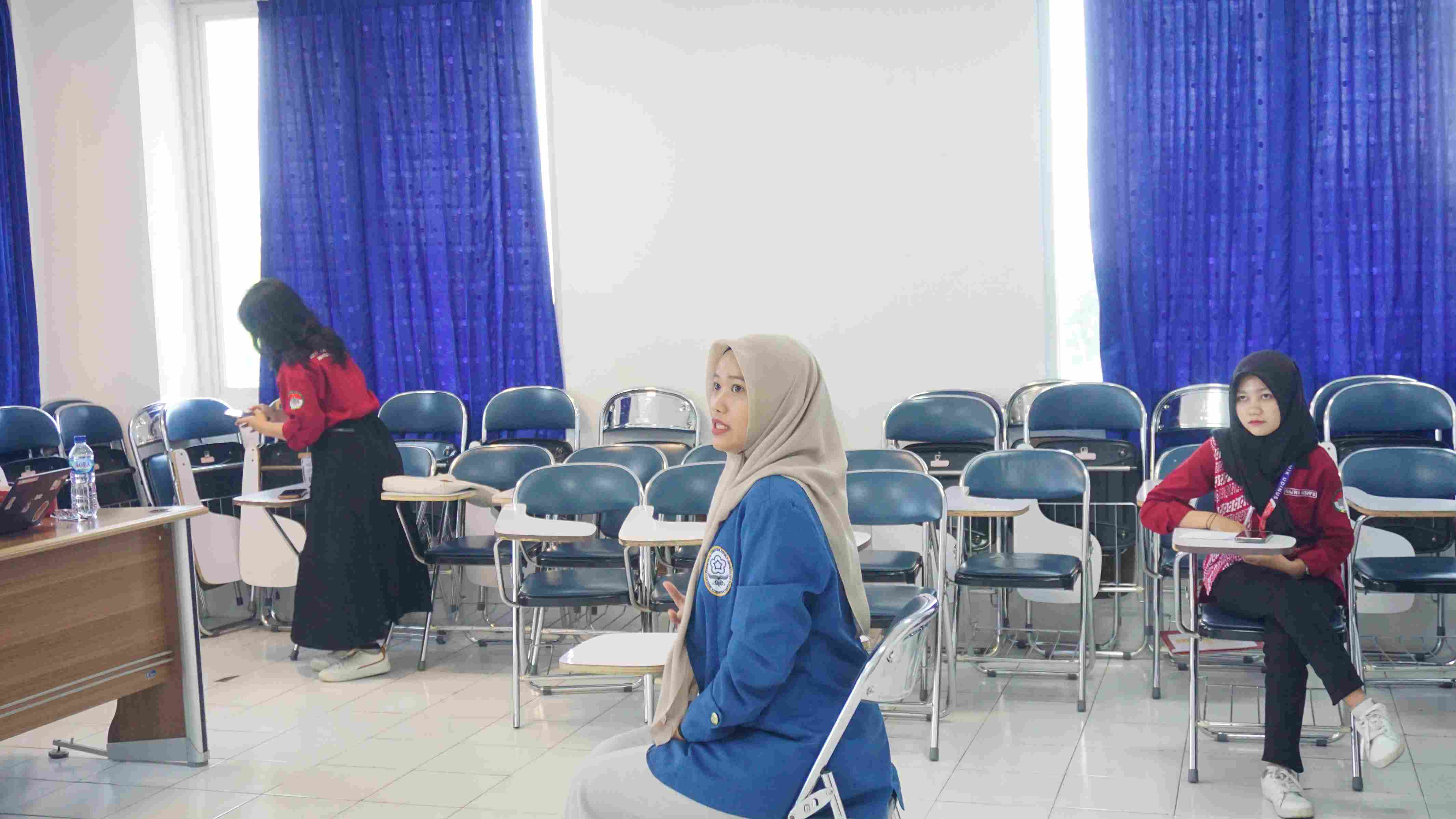 Persiapan Peserta Lomba Koding, Statistik, Poster & Desain Interface 